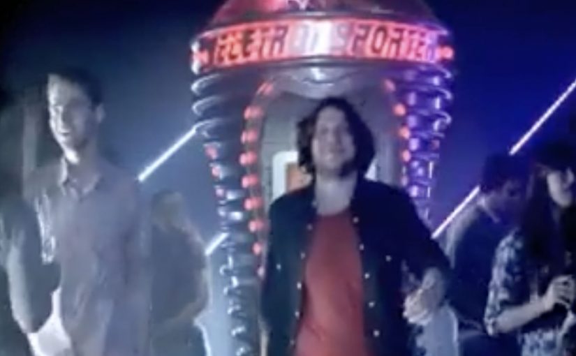 A soundproof booth in a bar branded as the Andes Beer Teletransporter.