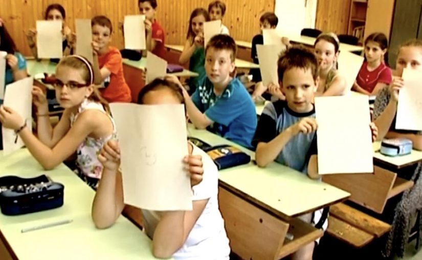 A child’s drawing shown in two versions, completed in 10 seconds and in 10 minutes.