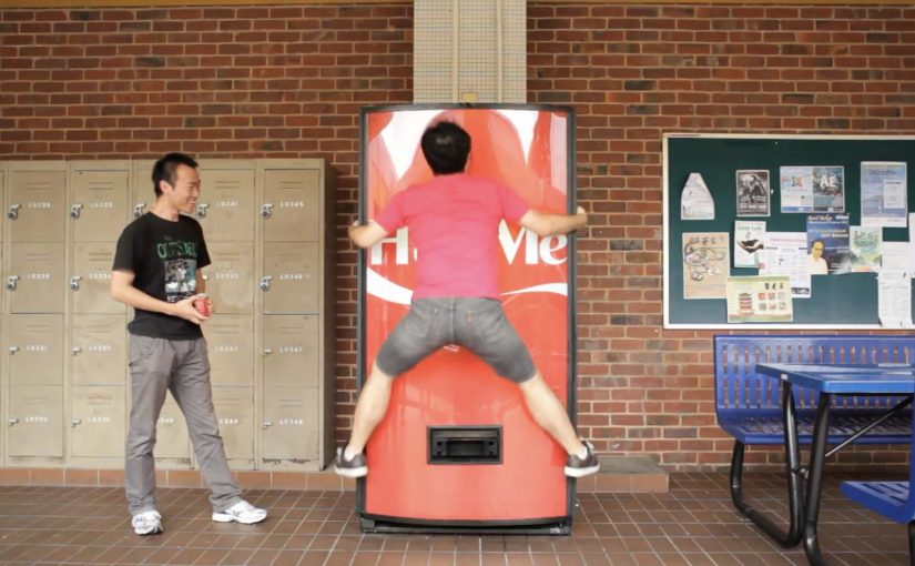 Coca-Cola: Hug Me Machine