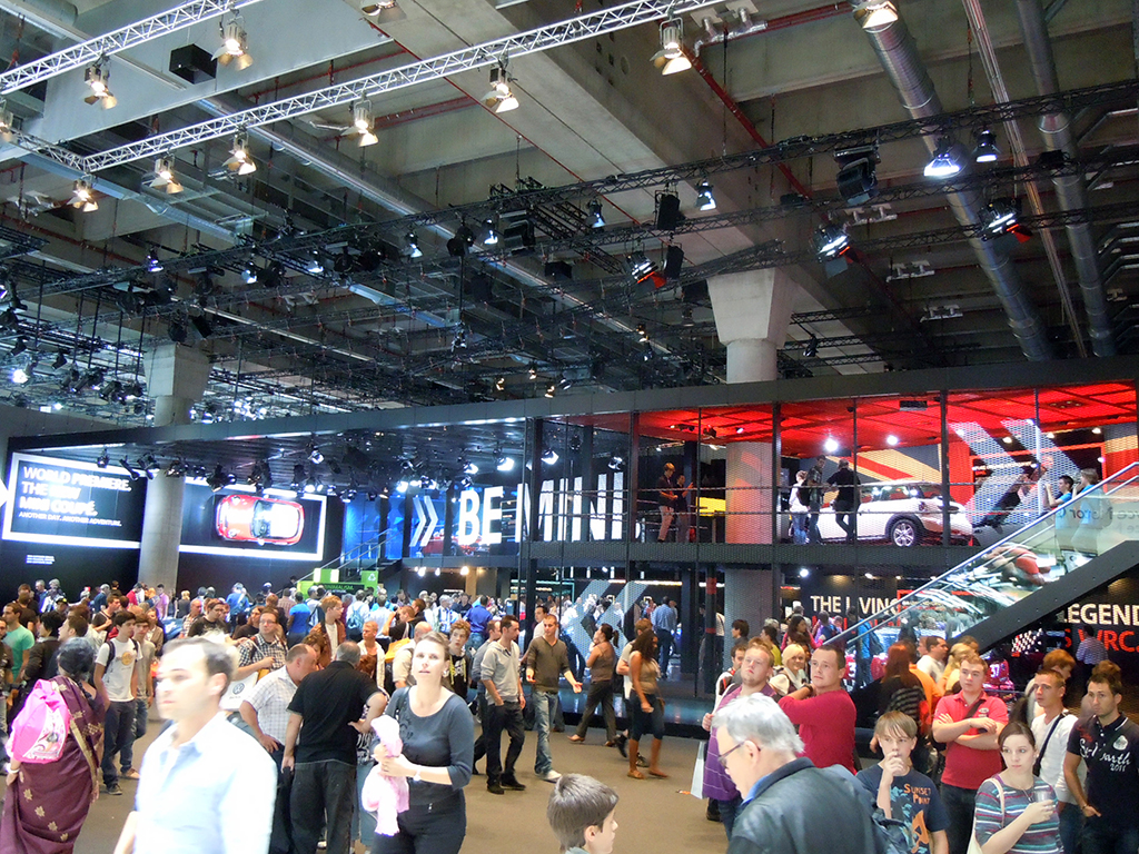 Mini Cooper stand overview